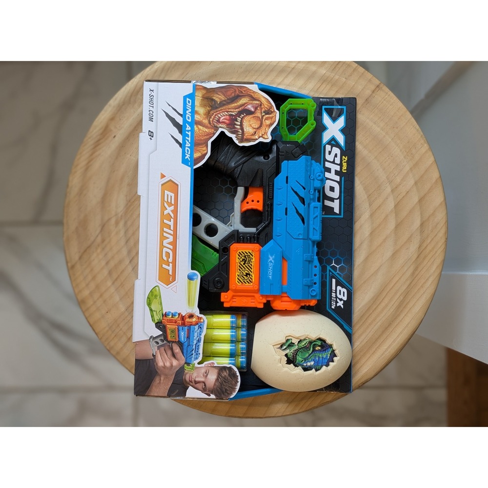 XShot Dino Attack Extinct Claw Hunter Dart Blaster Toy Gun 8 Darts‎
